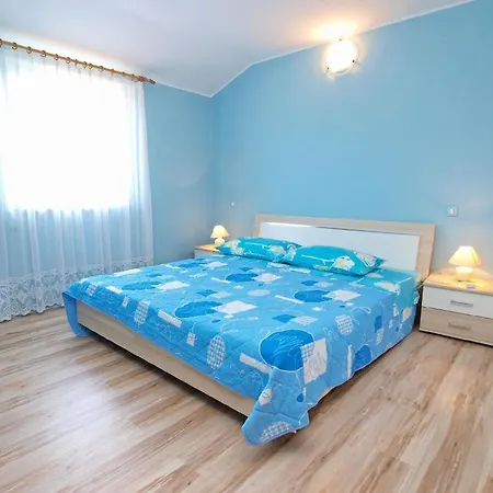 Apartment Fuer 4 Personen Ca 70 Qm In Flengi, Istrien Istrische Riviera